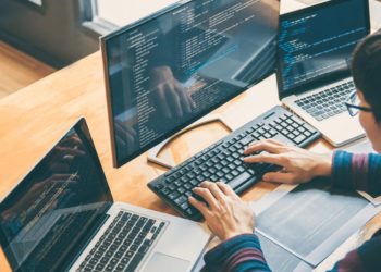 Enjoy the Benefits of a Tech Career in 2022