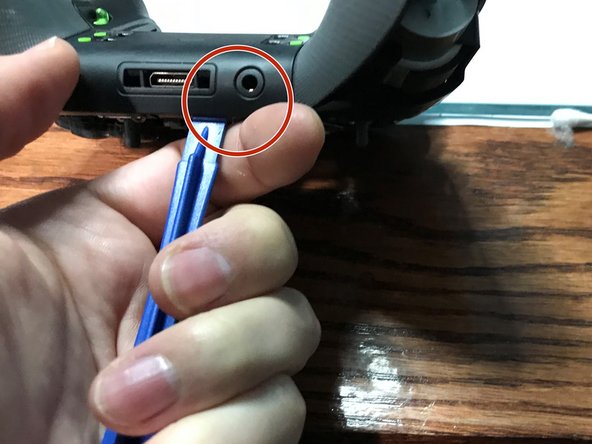 Cleaning headset 3.5mm connector