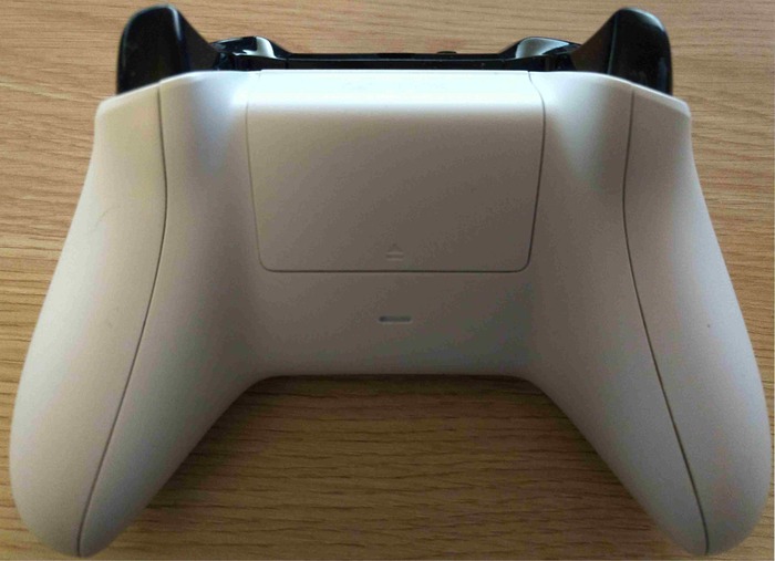 Xbox One controller battery cover