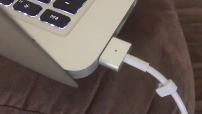 macbook battery not charging-2